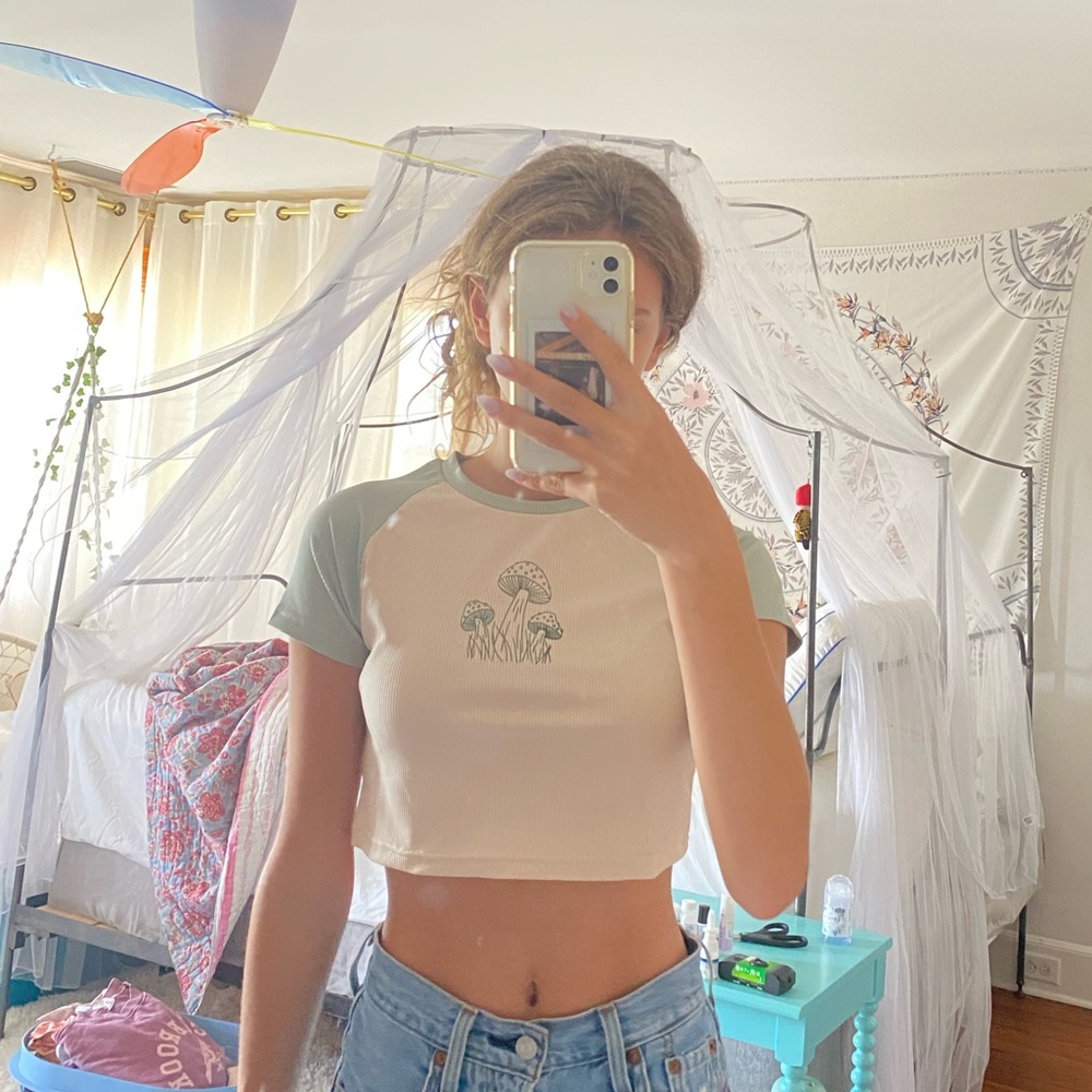 SHEIN super cute small mushroom top, sage green cropped